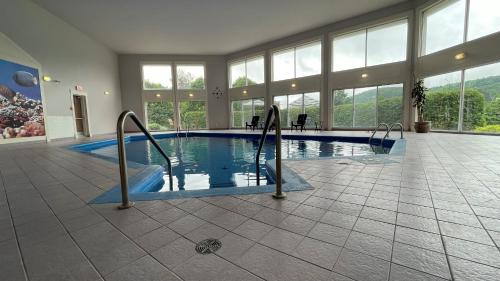 Standard Queen Room room in Hotel Vacances Tremblant