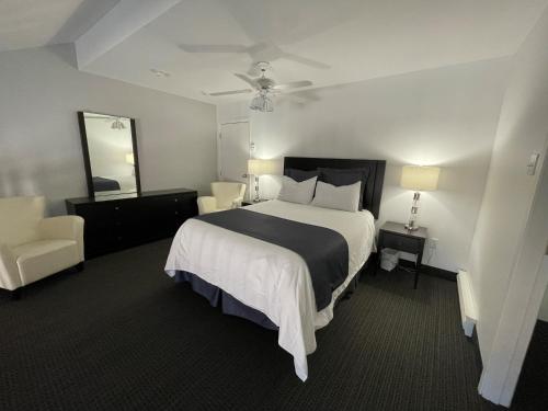 Deluxe Double Room image 3
