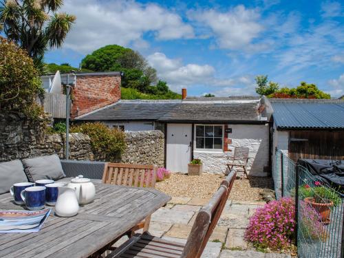 Bumblebee Cottage - image 6