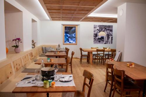 Osteria Bäkar (Osteria Bakar) in Bedretto