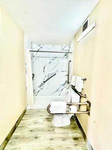 Rodeway Inn Expo Center - image 10