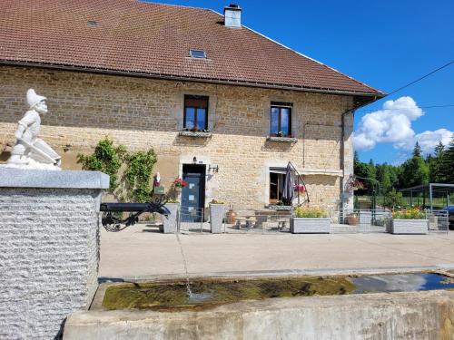 Location à la ferme entre lacs et montagnes "chez papy" - Doucier