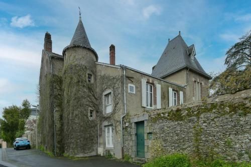 MANOIR DE LA VALETTE - 8 personnes gîte à louer Grenoux
