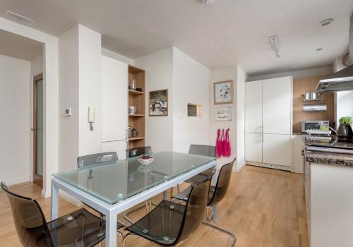 Causewayside Apartment - The Edinburgh Address - image 6