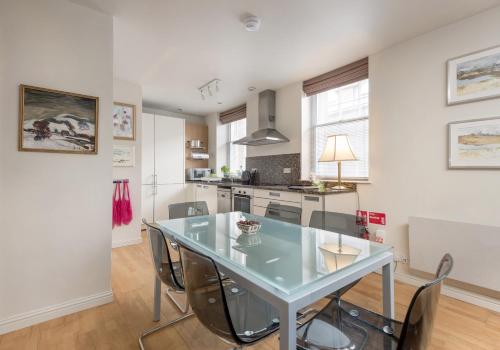 Causewayside Apartment - The Edinburgh Address - image 5