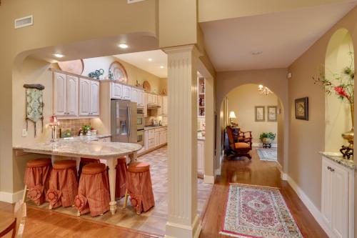 Rustic Fayetteville Townhome with Fireplace and 3 Decks - image 10