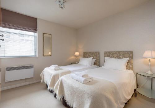 Causewayside Apartment - The Edinburgh Address - image 2