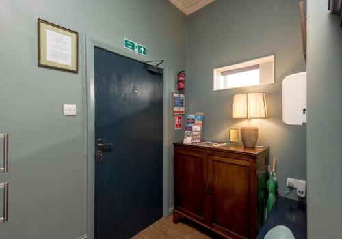 Causewayside Apartment - The Edinburgh Address, Edinburgh (photo 8)