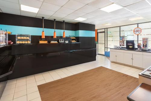 Foto - Howard Johnson by Wyndham Williamsburg