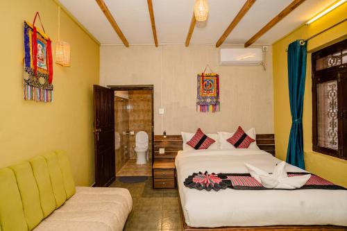 room detail thumbnail 1