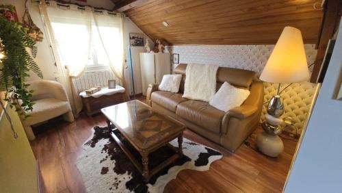 Chambre salle de bain privée avec piscine à 20 minutes de Paris (Chambres privees avec piscine partagees et cuisine partagee a 20 minutes de Paris et 40 minutes de d) in Фонтане-су-Боа