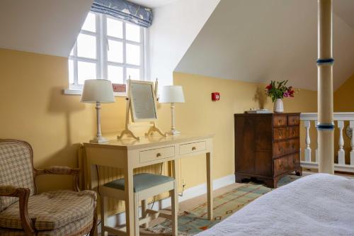 Saratoga Cottage - image 11