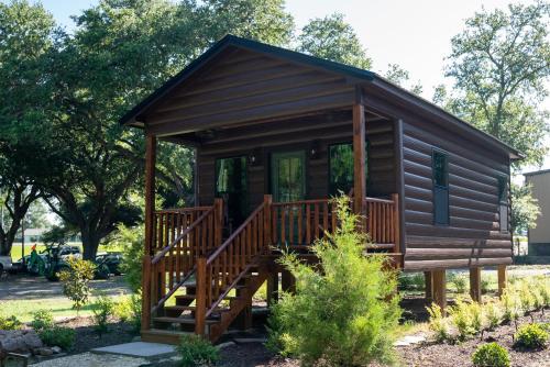 Rileys Retreat Cabin in Broussard, USA