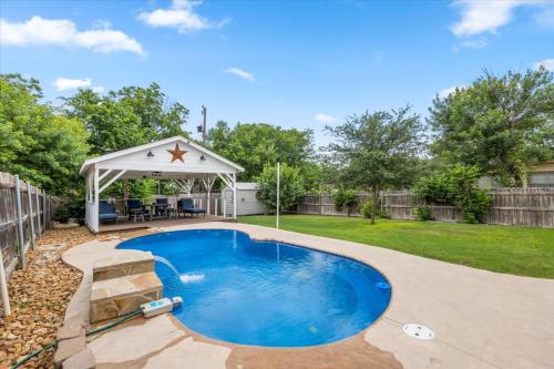 La Nina - Charming 3BR Bungalow w Awesome Pool in San Antonio, USA
