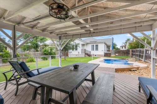 La Nina - Charming 3BR Bungalow w Awesome Pool in San Antonio, USA