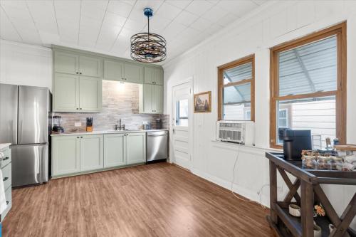 La Nina - Charming 3BR Bungalow w Awesome Pool in San Antonio, USA