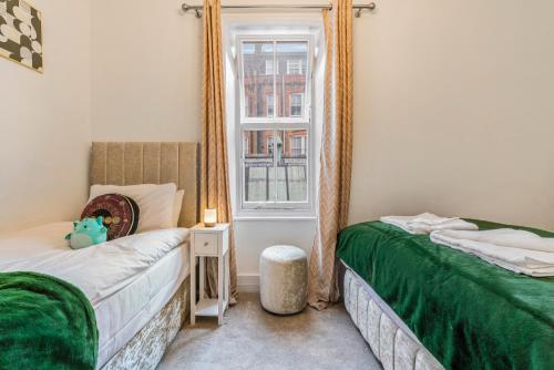 Mayfair Maisonette Chic Spacious 2-Bed - 33A - image 14
