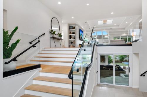 B5406 Shoreline Retreat in San Diego, USA
