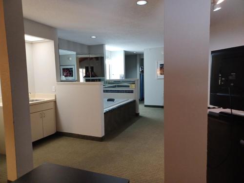 Baymont by Wyndham Freeport