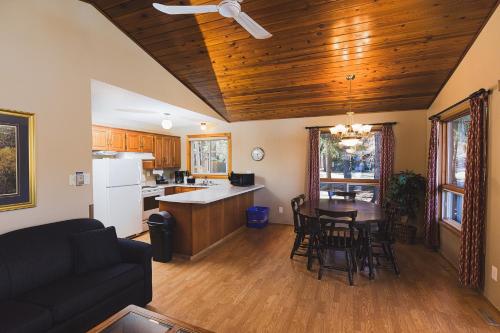 Overlander Mountain Lodge Room Type - Two-Bedroom Chalet