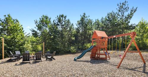 Pines and Recreation - image 7
