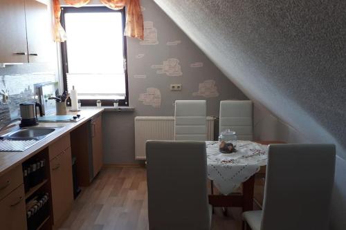 virtuve, gemütliche große Wohnung in ruhiger Lage (gemutliche große Wohnung in ruhiger Lage) in Moorgrund