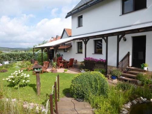 Dārzs, gemütliche große Wohnung in ruhiger Lage (gemutliche große Wohnung in ruhiger Lage) in Moorgrund