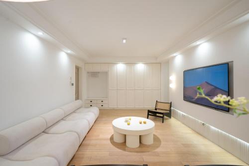 Molly House- walk to Yu Garden and Near the Bund, East Nanjing Road, 3bedrooms 1study 2 bathrooms elevator apartment, Šanghaj (fotografie 5)