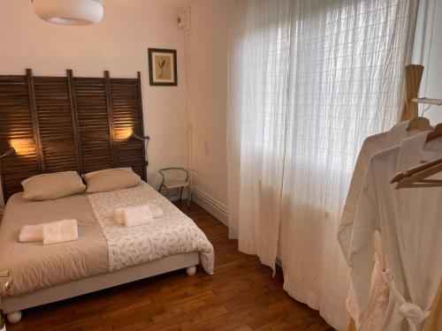 . La chambre verte du gite de vendome