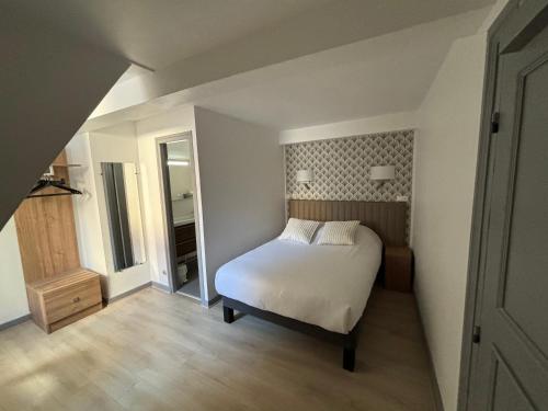 Double Room image 6