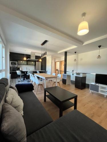 3 bedrooms, 7 beds