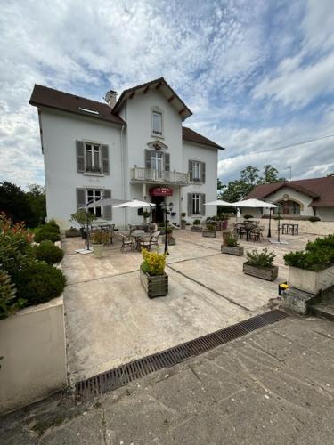 Logis Hôtel & Restaurant Le Parcey - Hotel