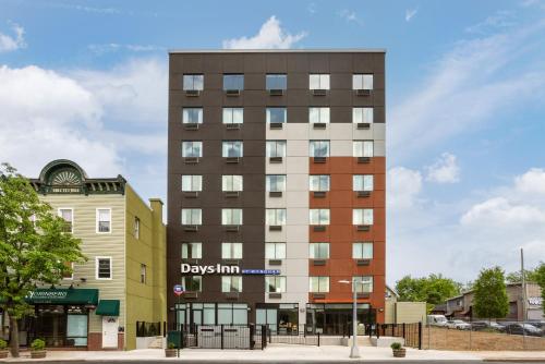 Days Inn by Wyndham Staten Island - image 5