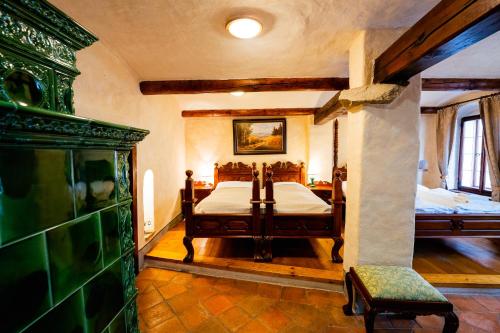 Double or Twin Room image 3