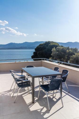 Facilities, Presidential Beach Villa in Kedro (Lesvos)