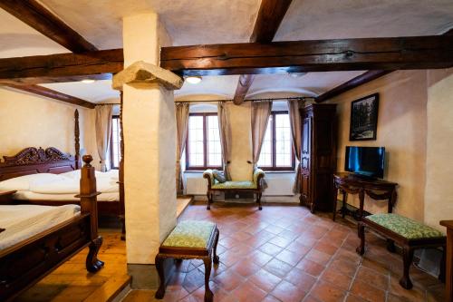 Double or Twin Room image 4
