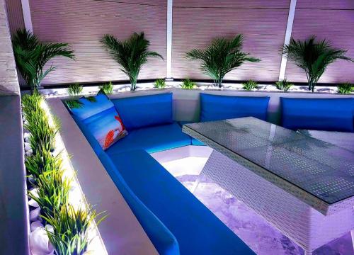 SUN SEA No 7 first line