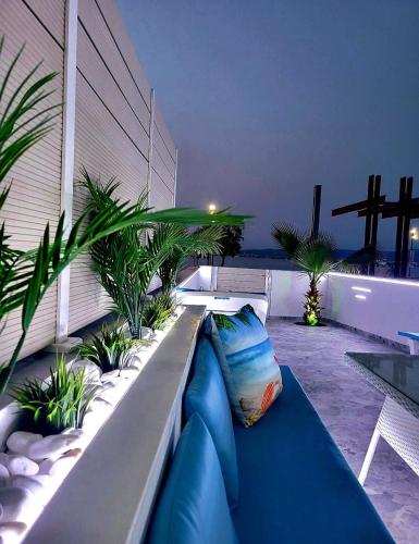 SUN SEA No 7 first line