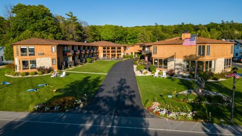 Pine Grove Resort in Ephraim, USA