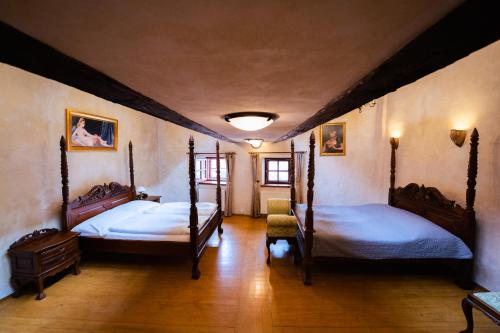 Deluxe Double Room with Bath image 3