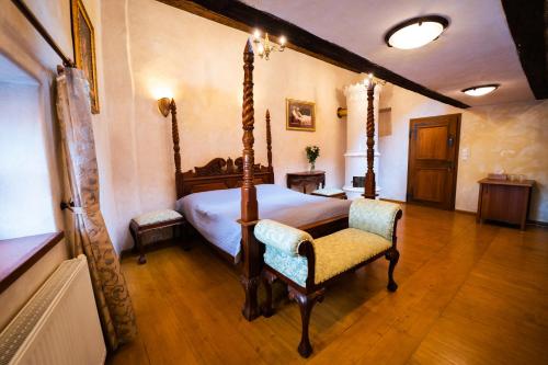 Deluxe Double Room with Bath image 1