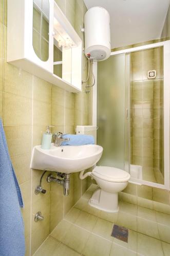 Double Room with Garden View image 10