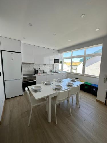 Carcavelos Beach Shared Serviced Apartment 12 BnB Praia de Torre