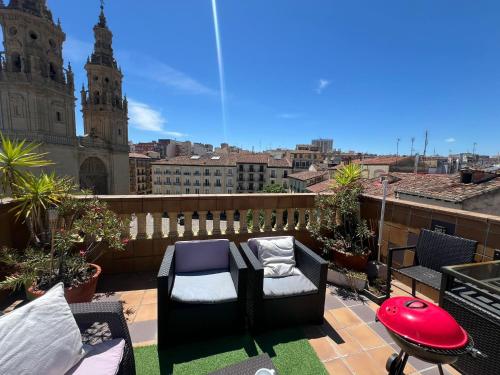  ATICO Catedral Barbacoa y Aire sin ascensor By Apartamentos Logroño org in Logroño