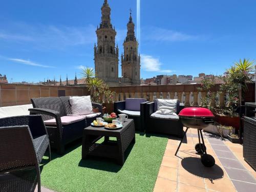 ATICO Catedral Barbacoa y Aire sin ascensor By Apartamentos Logroño org in Logroño