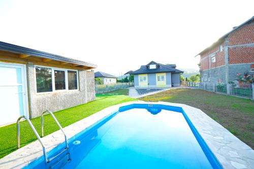 Two-Bedroom Villa image 5