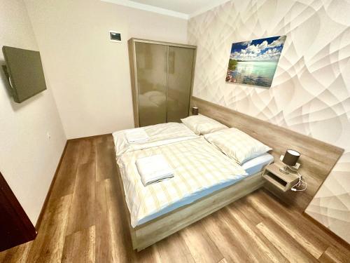 1 queen bed