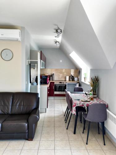 Konyha, Fügefa Apartman (Fugefa Apartman) in Balatonalmádi