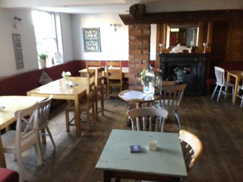 Dolphin Inn in Llandysilio