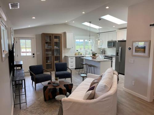 Swanky Cottage Perfect for 1 to 2 Guests in Healdsburg, Vereinigte Staaten von Amerika